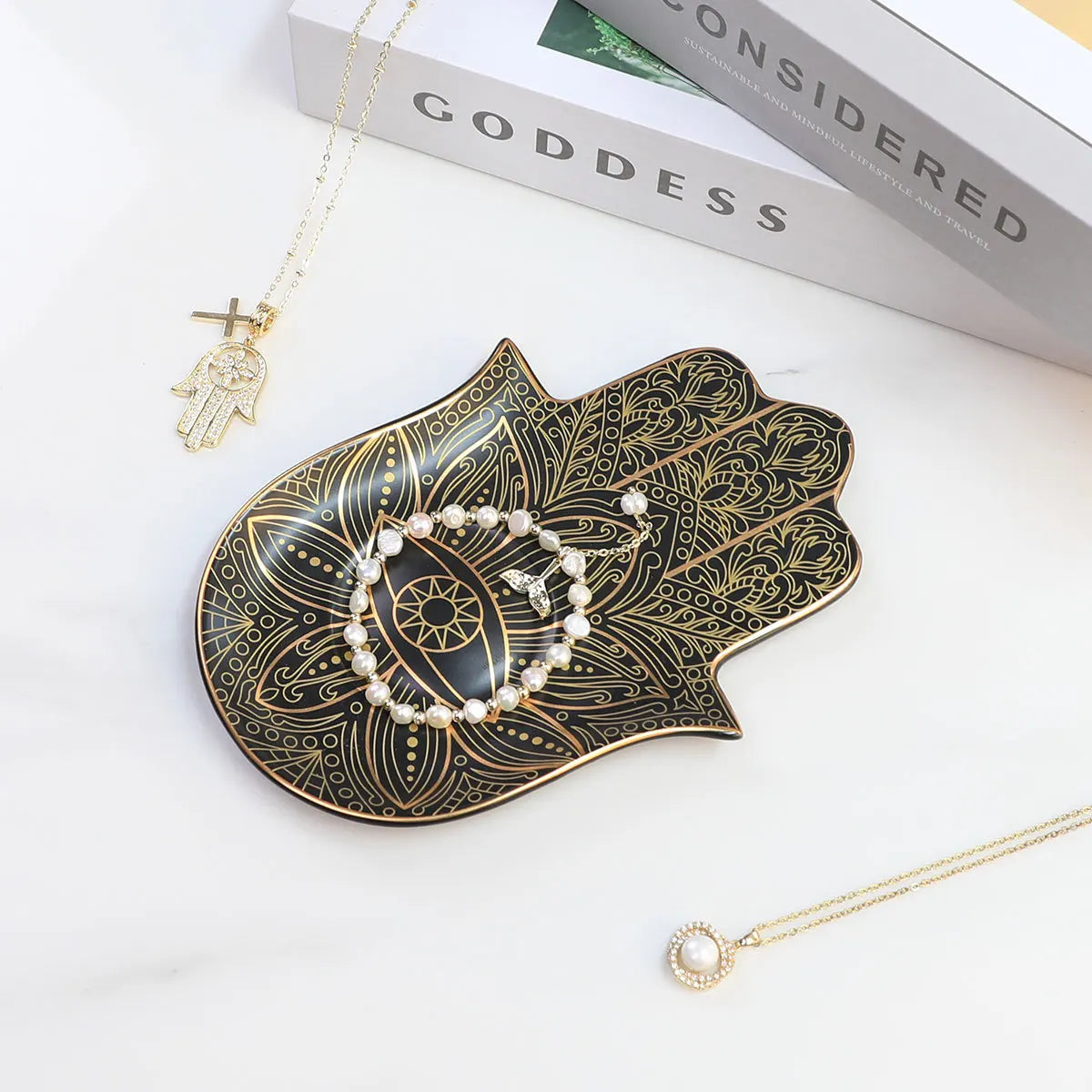 Plateau en céramique – Motifs de main - e-thnic