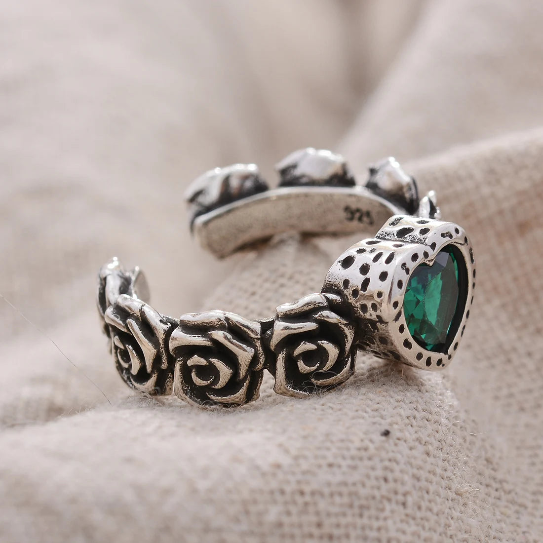 Bague en argent avec cœur en cristal vert - e-thnic